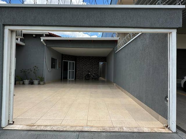 Foto do Casa - Casa com Ponto de Comercial, Parque Anhanguera, Goiânia, GO | House Goiás Imobiliária