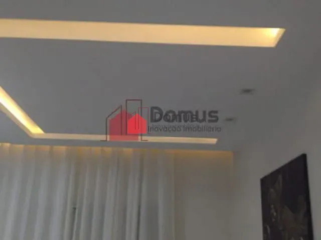 Casa com 435m², à venda, no bairro Mombaça em Pindamonhangaba