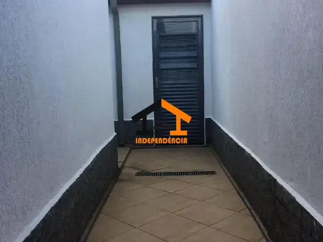 Casa 2 quartos e 1 banheiro, à venda, no bairro Loteamento Rei de Ouro em Itatiba
