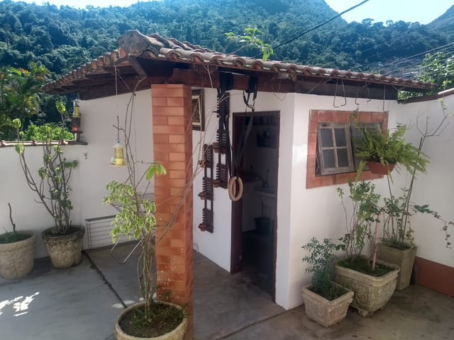 Casa com 582m², à venda, no bairro Morin em Petrópolis