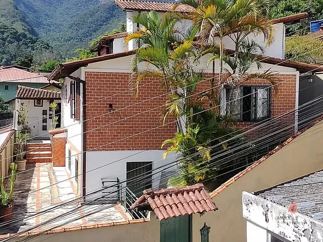 Casa com 582m², à venda, no bairro Morin em Petrópolis