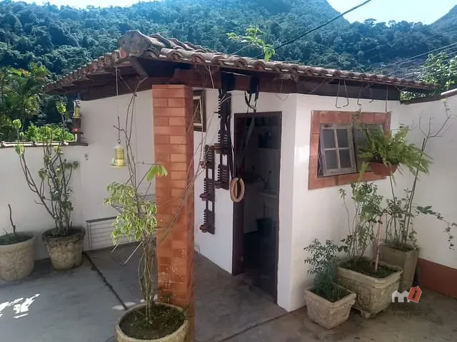 Casa com 582m², à venda, no bairro Morin em Petrópolis