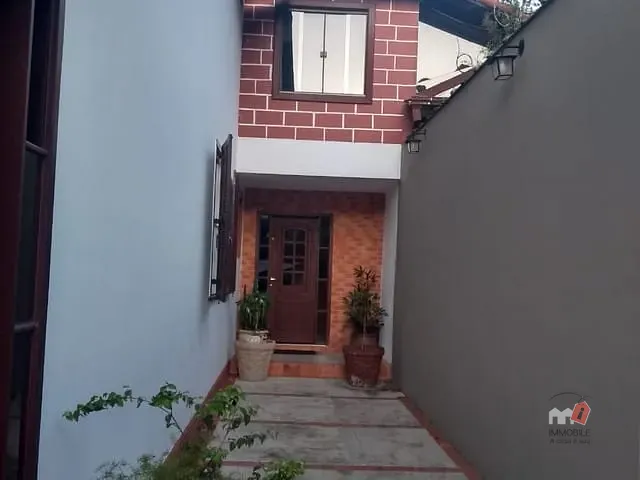 Casa com 582m², à venda, no bairro Morin em Petrópolis