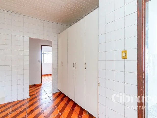 Casa 3 quartos e 1 banheiro, para alugar, no bairro Novo Mundo em Curitiba