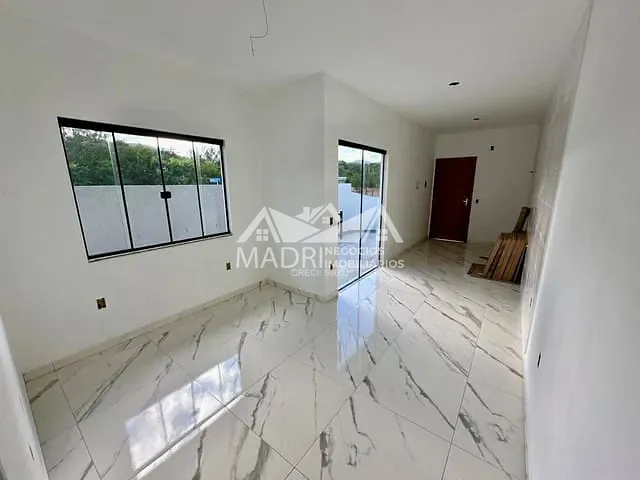 Casa 2 quartos e 1 banheiro, à venda, no bairro Forquilhas em São José