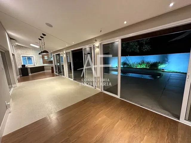 Casa com 1000m² 4 quartos e 5 banheiros, à venda, no bairro Condomínio Vale do Sol em Tremembé