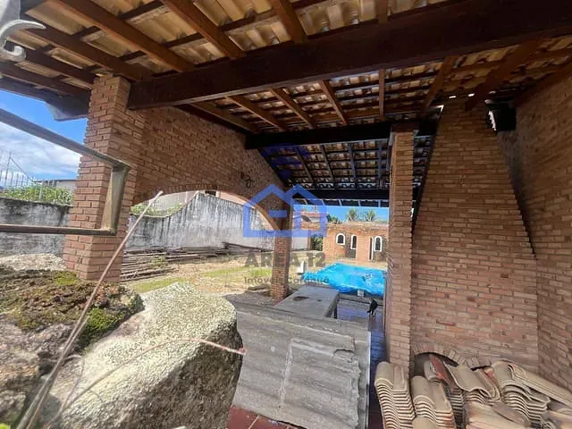Casa com 393m² 1 quarto e 1 banheiro, à venda, no bairro Indaiá em Caraguatatuba