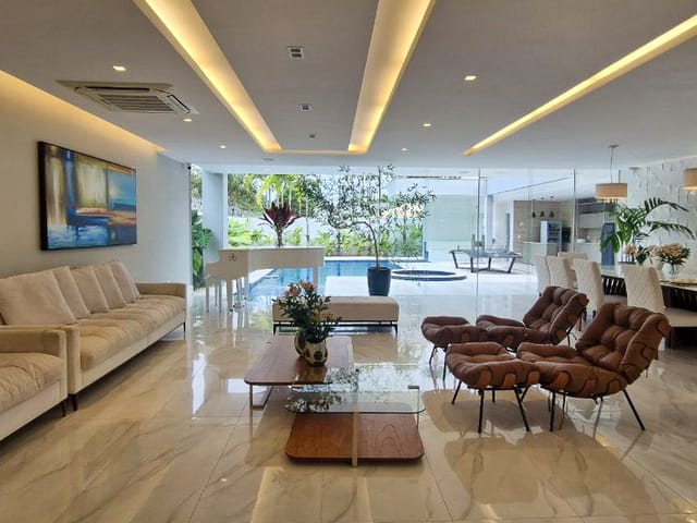 Casa com 700m² 5 quartos e 8 banheiros, à venda, no bairro Barra da Tijuca em Rio de Janeiro