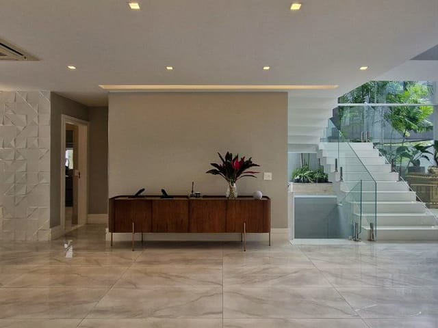 Casa com 700m² 5 quartos e 8 banheiros, à venda, no bairro Barra da Tijuca em Rio de Janeiro