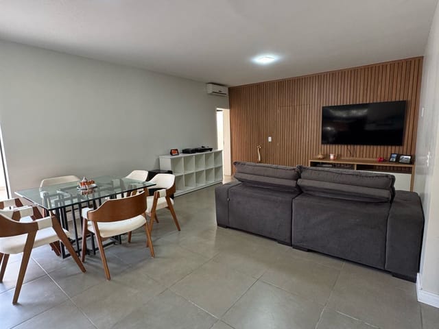 Casa com 1922m² 4 quartos e 3 banheiros, à venda, no bairro Loteamento Chácaras Vale das Garças em Campinas