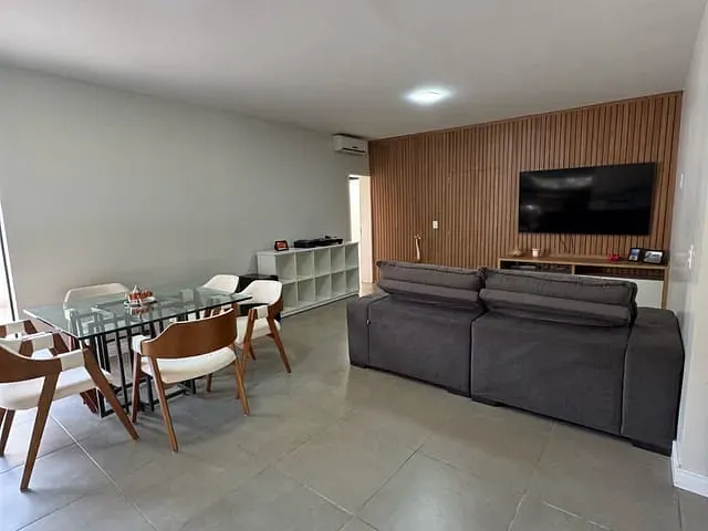 Casa com 1922m² 4 quartos e 3 banheiros, à venda, no bairro Loteamento Chácaras Vale das Garças em Campinas