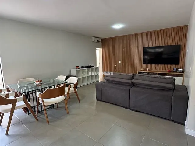 Casa com 1922m² 4 quartos e 3 banheiros, à venda, no bairro Loteamento Chácaras Vale das Garças em Campinas