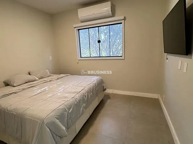 Casa com 1922m² 4 quartos e 3 banheiros, à venda, no bairro Loteamento Chácaras Vale das Garças em Campinas