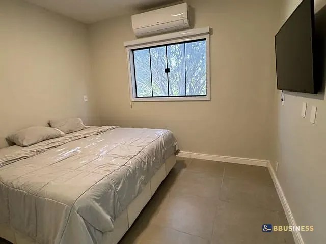 Casa com 1922m² 4 quartos e 3 banheiros, à venda, no bairro Loteamento Chácaras Vale das Garças em Campinas