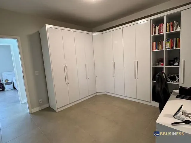 Casa com 1922m² 4 quartos e 3 banheiros, à venda, no bairro Loteamento Chácaras Vale das Garças em Campinas