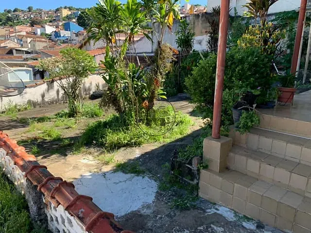 Casa com 475m² 3 quartos e 2 banheiros, à venda, no bairro Pedreira em Guaratinguetá