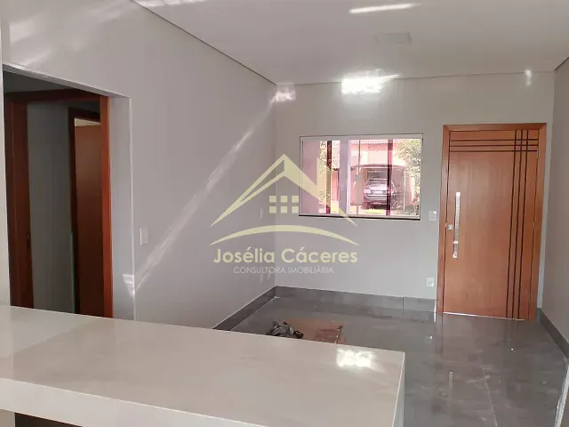 Casa com 250m² 3 quartos e 2 banheiros, à venda, no bairro Distrito Industrial em Cuiabá