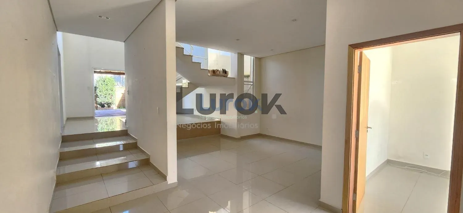 Casa, 3 quartos, 220 m² - Foto 1