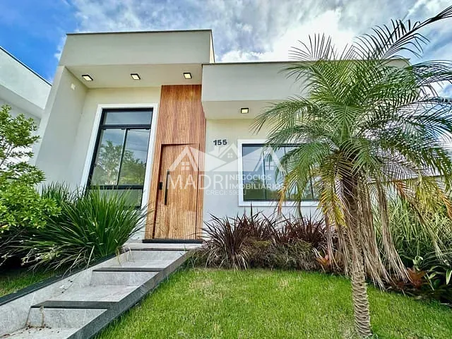 Casa 4 quartos e 3 banheiros, à venda, no bairro Forquilhas em São José