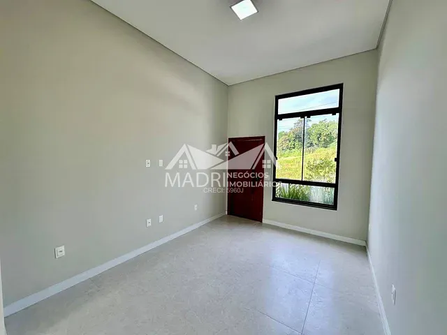 Casa 4 quartos e 3 banheiros, à venda, no bairro Forquilhas em São José