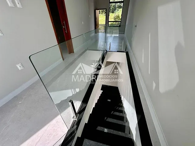 Casa 4 quartos e 3 banheiros, à venda, no bairro Forquilhas em São José