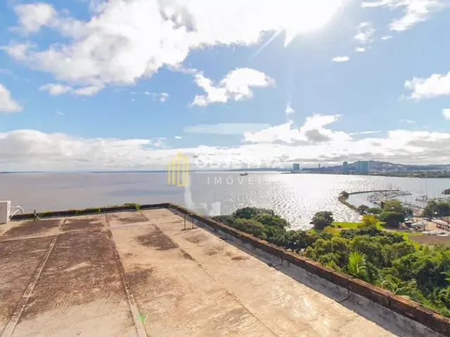 Casa com 500m² 5 quartos e 3 banheiros, à venda, no bairro Vila Assunção em Porto Alegre