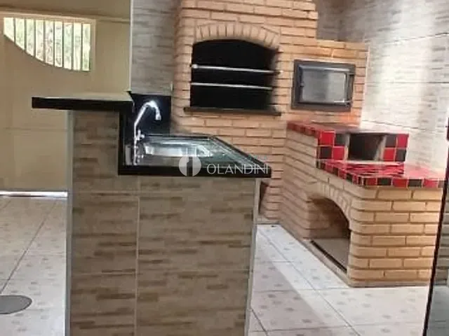 Casa com 300m² 3 quartos e 2 banheiros, à venda, no bairro Parque Das Laranjeiras em Artur Nogueira