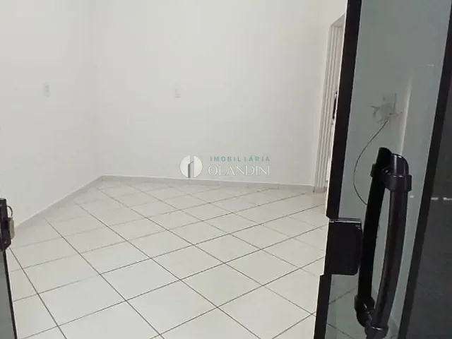 Casa com 300m² 3 quartos e 2 banheiros, à venda, no bairro Parque Das Laranjeiras em Artur Nogueira
