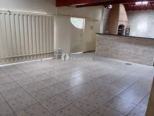 Casa com 300m² 3 quartos e 2 banheiros, à venda, no bairro Parque Das Laranjeiras em Artur Nogueira