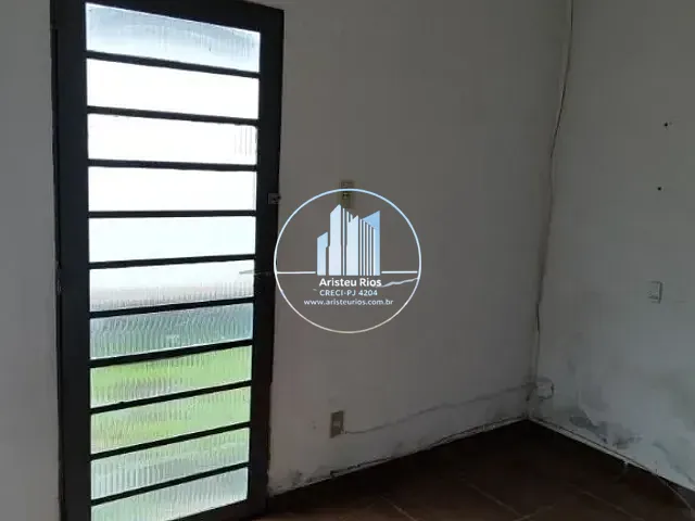 Casa com 215m² 2 quartos e 1 banheiro, à venda, no bairro Canta Galo em Pouso Alegre