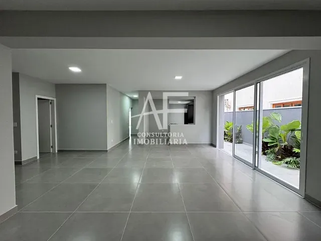 Casa com 417m² 3 quartos e 3 banheiros, à venda, no bairro Condomínio Village Taubaté em Taubaté