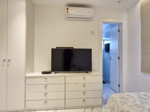 Casa com 370m² 5 quartos e 9 banheiros, à venda, no bairro Barra da Tijuca em Rio de Janeiro