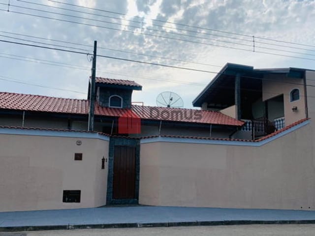 Casa com 170m² 3 quartos e 1 banheiro, à venda, no bairro Bela Vista em Pindamonhangaba
