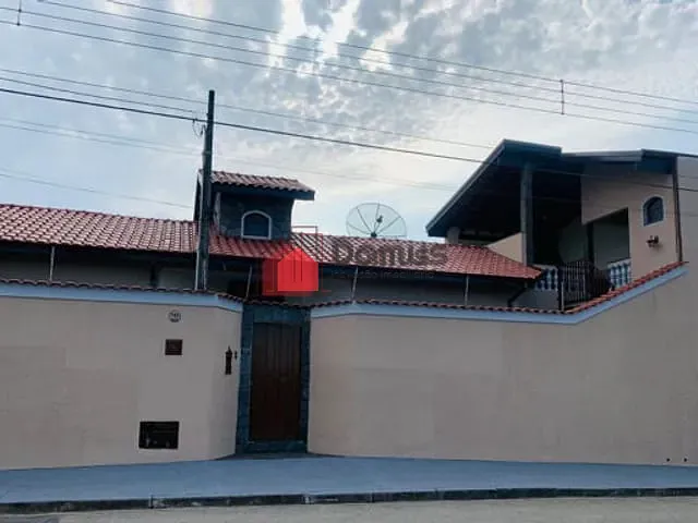 Casa com 170m² 3 quartos e 1 banheiro, à venda, no bairro Bela Vista em Pindamonhangaba