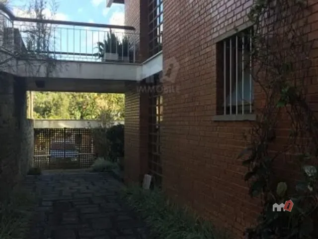 Casa com 1500m², à venda, no bairro Bingen em Petrópolis