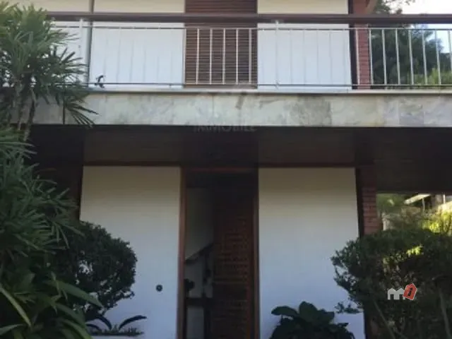Casa com 1500m², à venda, no bairro Bingen em Petrópolis