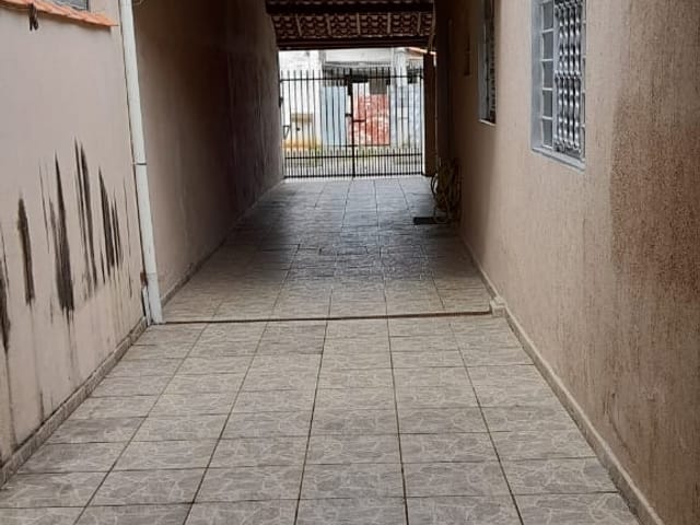 Casa com 300m² 3 quartos e 2 banheiros, à venda, no bairro Cidade Nova em Pindamonhangaba