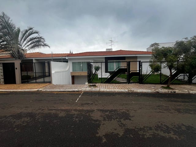 Foto do Casa - Casa à venda, Comercial ou Residencial, 03 quartos (02 suítes), Completa de armários, 238 m² de construção, Lago Parque, Londrina, PR | ZBM NEGOCIOS IMOBILIARIOS