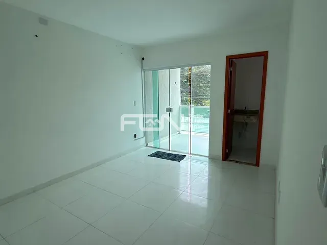 Casa 3 quartos e 2 banheiros, à venda, no bairro Ipitanga em Lauro de Freitas