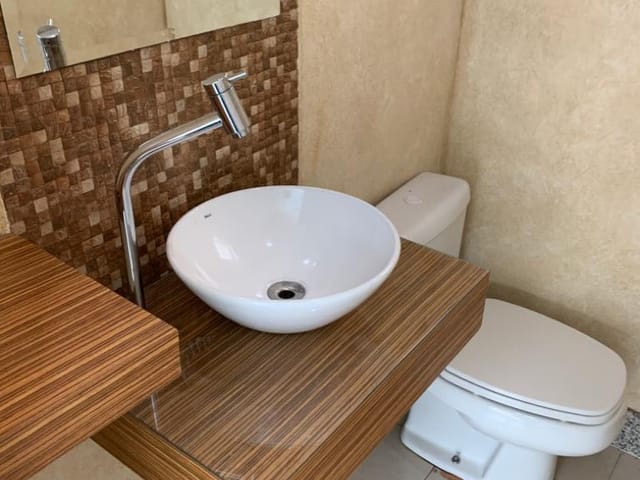 Casa com 375m² 3 quartos e 3 banheiros, à venda, no bairro Urbanova em São José dos Campos