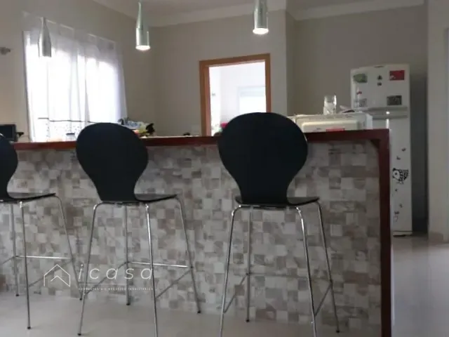Casa com 300m² 4 quartos e 3 banheiros, à venda, no bairro Condomínio Terras do Vale em Caçapava