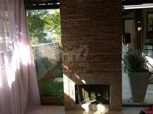 Casa com 700m², à venda, no bairro Bingen em Petrópolis