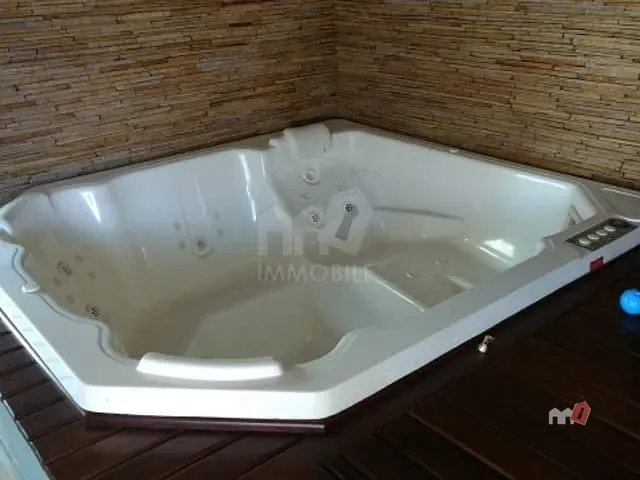 Casa com 700m², à venda, no bairro Bingen em Petrópolis