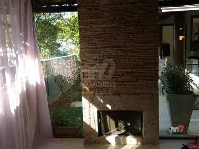 Casa com 700m², à venda, no bairro Bingen em Petrópolis