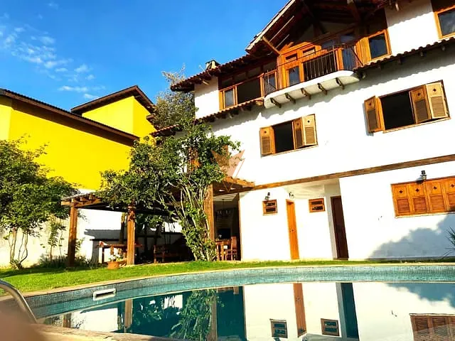 Casa com 675m² 4 quartos e 4 banheiros, à venda, no bairro Pousada dos Bandeirantes em Carapicuíba