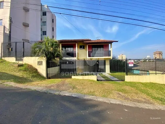 Casa com 380m² 2 quartos e 1 banheiro, à venda, no bairro Universitário em Chapecó