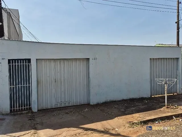 Casa 3 quartos e 2 banheiros, à venda, no bairro Jardim Everest em Londrina