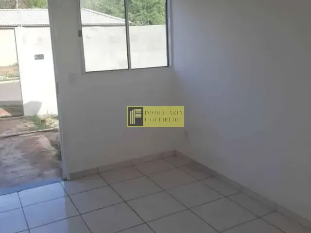 Casa com 80m² 2 quartos e 1 banheiro, à venda, no bairro Village Salvador em Bady Bassitt