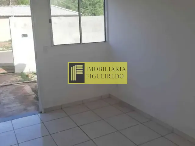 Casa com 80m² 2 quartos e 1 banheiro, à venda, no bairro Village Salvador em Bady Bassitt
