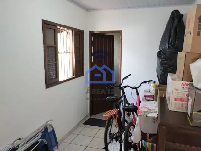Casa com 200m² 3 quartos e 2 banheiros, à venda, no bairro Centro em Caraguatatuba
